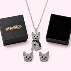 Conjunto Yorkie Plateado – Dije + Aretes con Cristales incluye caja de lujo