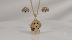 Conjunto Beagle Dorado – Dije + Aretes con Cristales